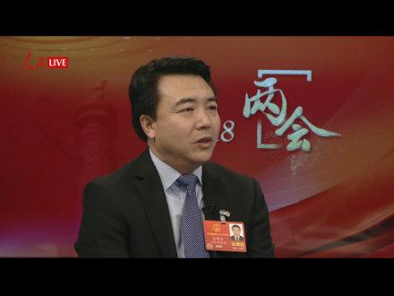 全国人大代表内蒙古自治区巴彦淖尔市市长张晓兵发展现代农牧业走出一